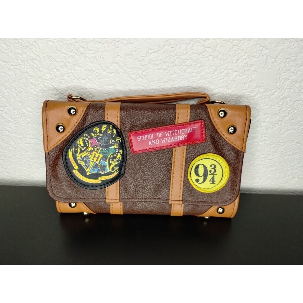 HARRY POTTER - School of Witchcraft and Wizardry Billfold Wallet